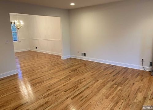 379 Goffle Rd, Ridgewood NJ  07450-4033 exterior