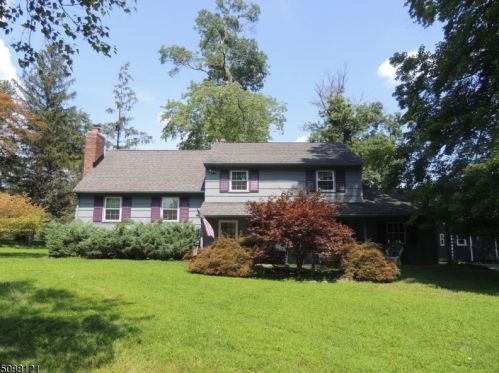 21 Cross Rd, Greystone Park NJ  07950-3273 exterior