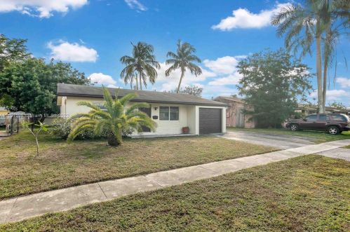 7720 35th St, Hollywood FL  33024-2213 exterior