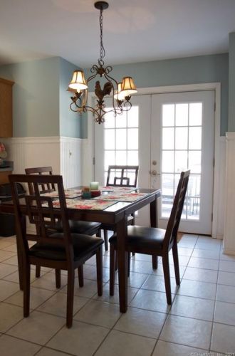 159 Vlg Rd, Huntington CT 06484-1670 exterior