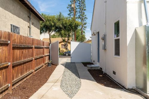 5127 Lindsey Ave, Pico Rivera CA  90660-2732 exterior