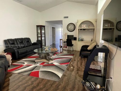 104 Executive Cir, Boynton Beach FL  33436-1833 exterior