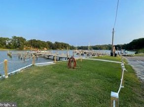 211 Castle Dr, Montross VA  22520-8615 exterior