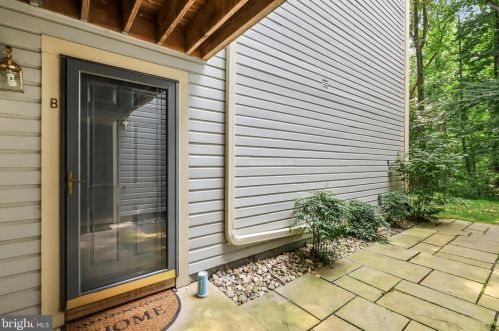 11713 Karbon Hill Ct, Herndon VA  20191-2370 exterior