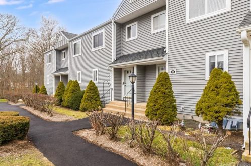 166 Stoneheights Dr, Waterford, CT 06385-1952