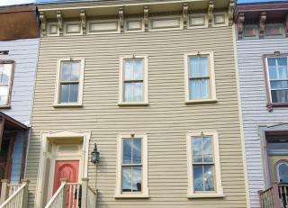 214 Allen St, Hudson, NY 12534-2105