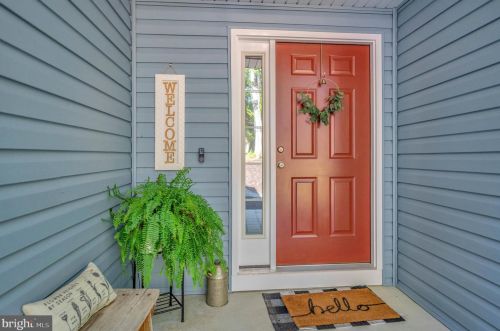708 Eastover Pkwy, Locust Grove, VA 22508-5219