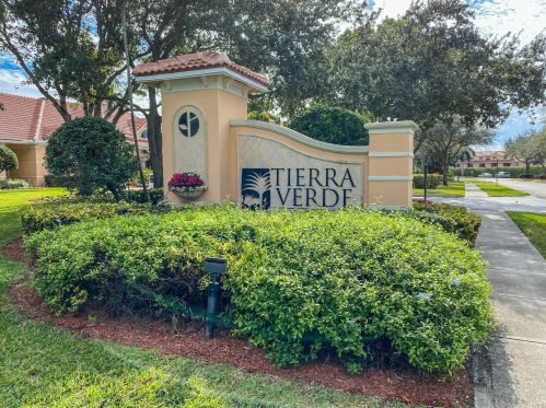 2046 Alta Meadows Ln, Delray Beach FL  33444-1176 exterior