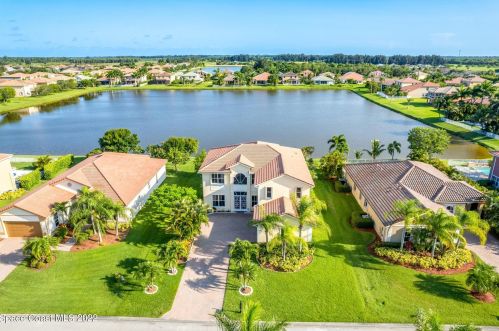 5185 Sapphire Ln, Vero Beach, FL 32968-5887