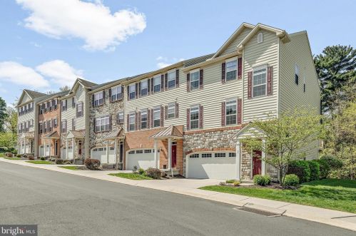 37 Indiana Cir, Lemoyne PA  17043-1174 exterior