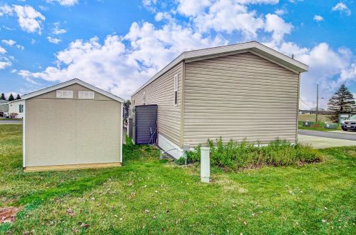 4795 Snowdrift Ln, Zanesville OH  43701-7098 exterior