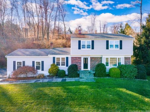 20 Eastview Dr, Danbury, CT 06812-5020