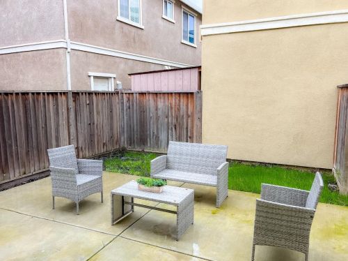 308 Kapalua Bay Cir, West Pittsburg CA  94565-7906 exterior