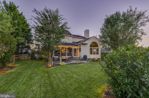 3003 Jeannie Anna Ct, Herndon, VA 20171-4071