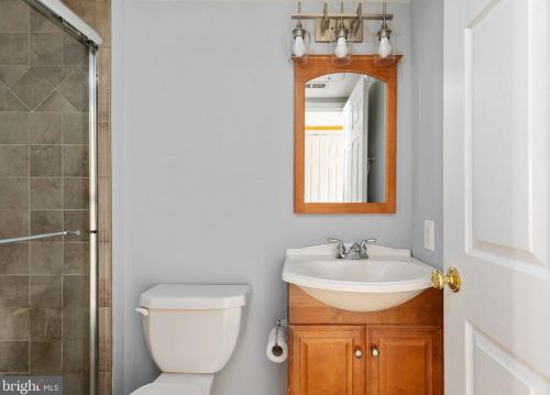 6465 Ashby Grove Loop, Haymarket VA  20169-3211 exterior