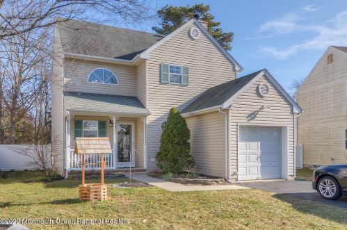 109 Atrium Dr, Bricktown, NJ 08723-6279