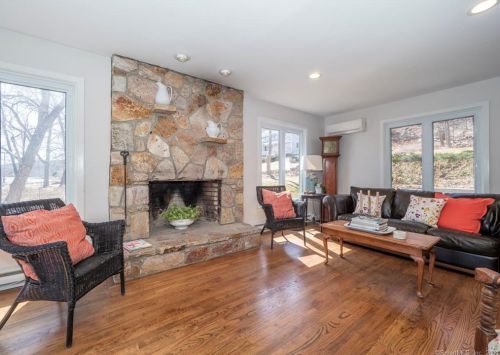 283 Mamanasco Rd, Ridgefield CT  06877-2425 exterior