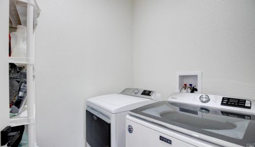 2133 Vintage Cir, Santa Rosa CA  95404-1350 exterior