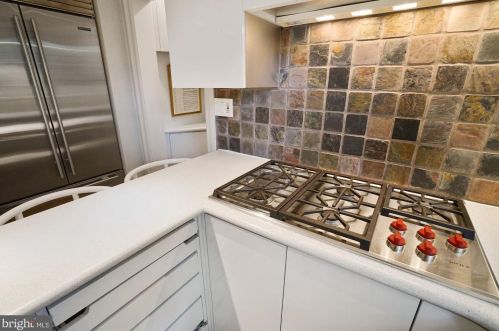 4310 42, Washington DC 20016-4613 exterior