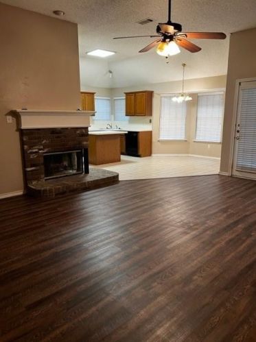 4 Atlantic Ave, Midlothian TX  76065-6738 exterior