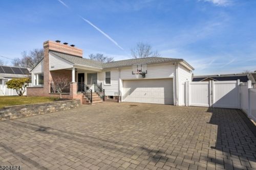 15 5th Ave, Manville NJ  08835-1321 exterior