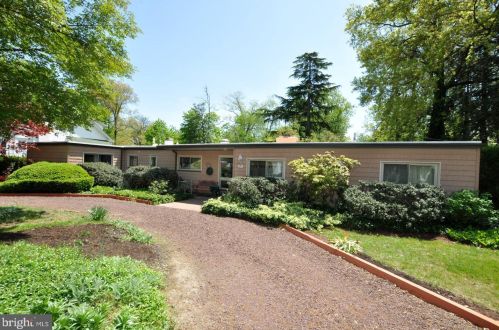 301 2nd St, Riverton, NJ 08077-1107