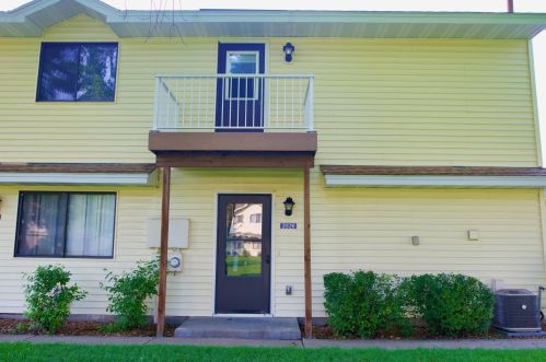 2526 Brookdale Ln, Minneapolis, MN 55444-2313