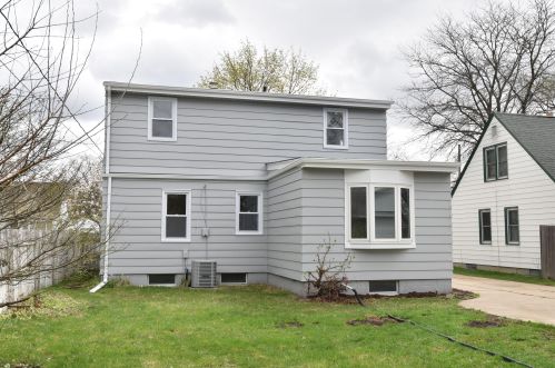 3463 97th St, Milwaukee WI  53222-3449 exterior