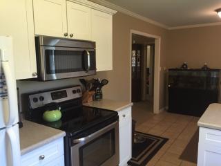 2800 76th St, Shawnee Mission KS  66208-3632 exterior