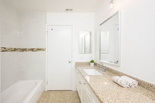 2025 Avila Pl, Oxnard CA 93036-2487 exterior