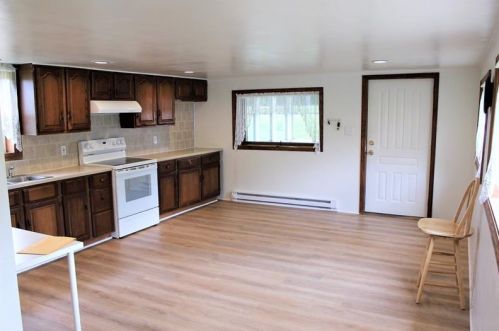 520 Winter Rd, New Castle, PA 16101-1033