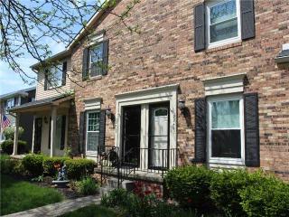 28403 Simmons Rd, Perrysburg, OH 43551-4139