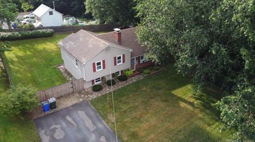 69 Birge Ave, Windsor Locks, CT 06096-1335