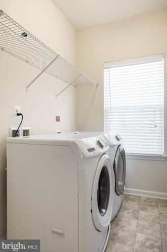 445 Lord Fairfax St, Charles Town WV  25414-2603 exterior