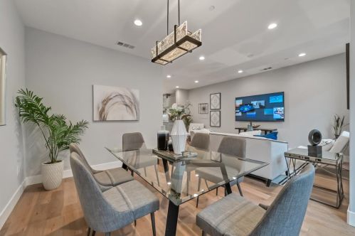 267 Fairchild Dr, Mountain View CA  94043-2086 exterior