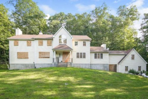 512 Union Valley Rd, Mahopac NY  10541-3972 exterior