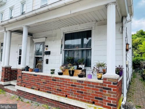 210 2nd St, Arnots Addition PA  17970-1032 exterior