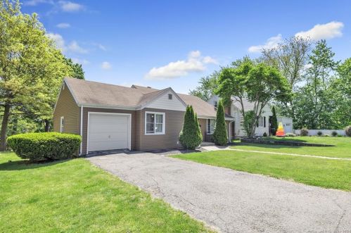20 Fairview Ave, Stratford, CT 06614-4940