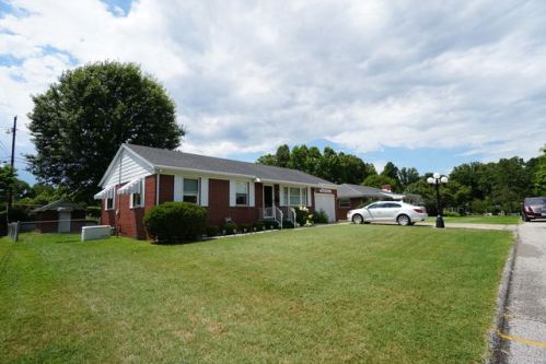 2019 Sharon Rd, Ashland, KY 41101-5180