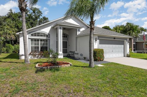 6682 Fawn Ridge Dr, Melbourne, FL 32940-6853