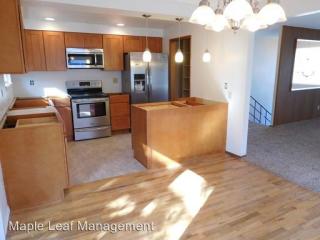 13811 Greenwood Ave, Seattle WA  98133-6808 exterior