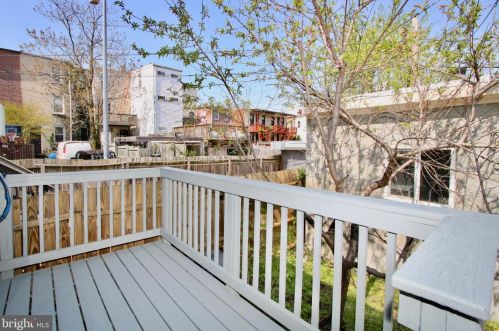 321 T St, Washington DC 20001-4119 exterior