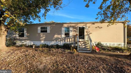 9542 Forest Dr, Seaford, DE 19973-8435