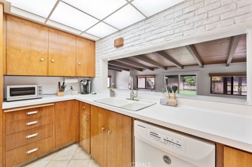 4425 Walnut Ave, Long Beach CA  90807-2524 exterior