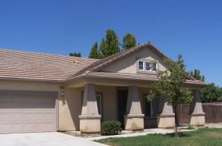 2072 Rio Hondo Cir, Hanford, CA 93230-1117