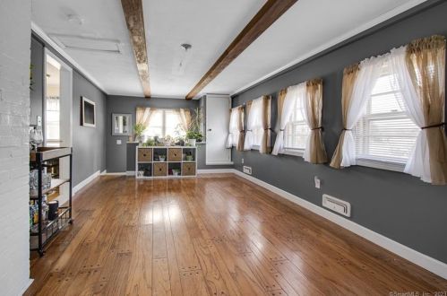 11 Peter Parley Row, Kensington CT  06037-3123 exterior