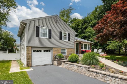121 Henry Rd, Norristown, PA 19403-1330