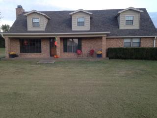 405 Benton St, Petrolia, TX