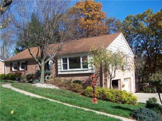 170 Highland Dr, Canonsburg, PA 15317-2708