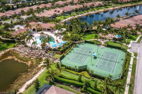 9137 Isla Bella Cir, Bonita Springs FL  34135-7198 exterior
